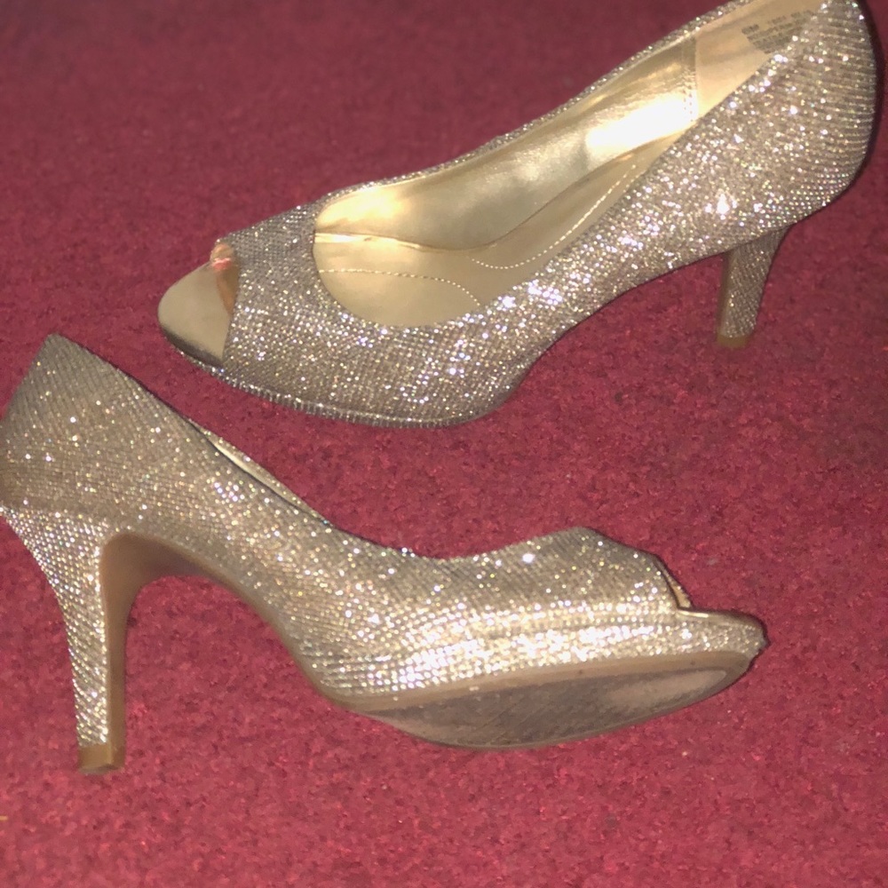 Bandolino mesh Gold BEAUTIFUL & SPARKLY Comfortable heels PROM /Wedding